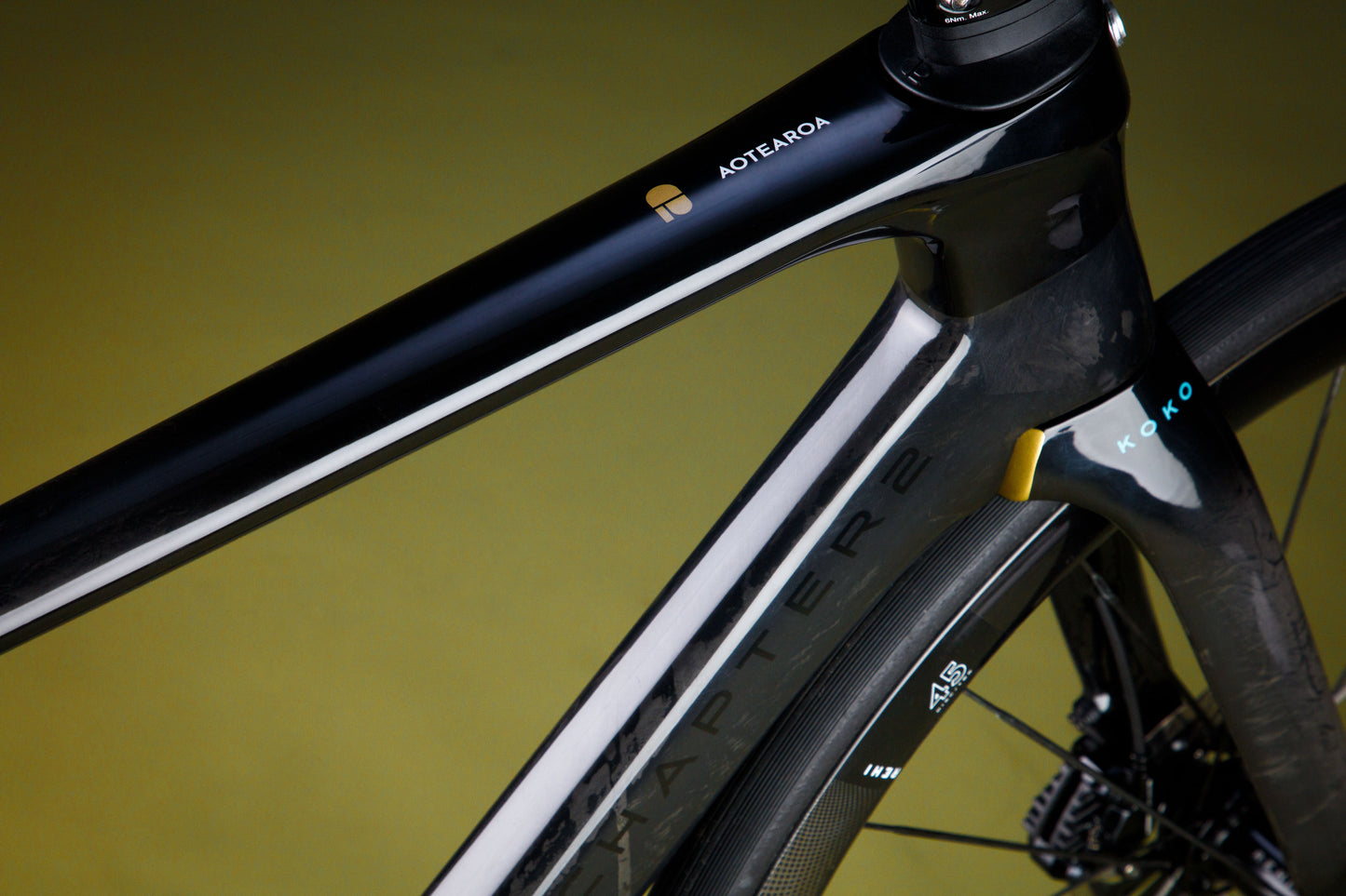 Cuadro de Bicicleta Chapter2 Koko: BLACK + UD W/GOLD (KOURA)