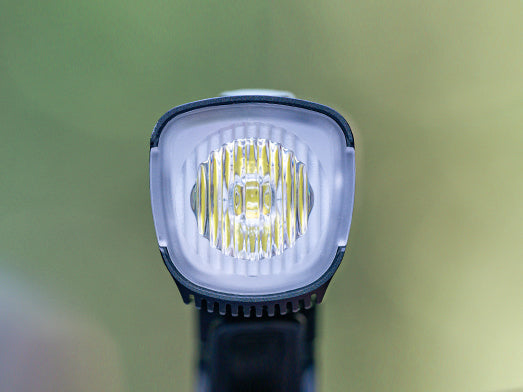 Luz delantera para bicicleta Ravemen K1800
