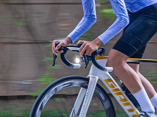 Luz delantera para bicicleta Ravemen K1400
