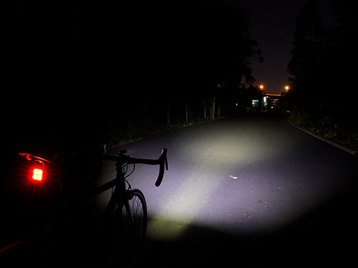 Luz delantera para bicicleta Ravemen CR450