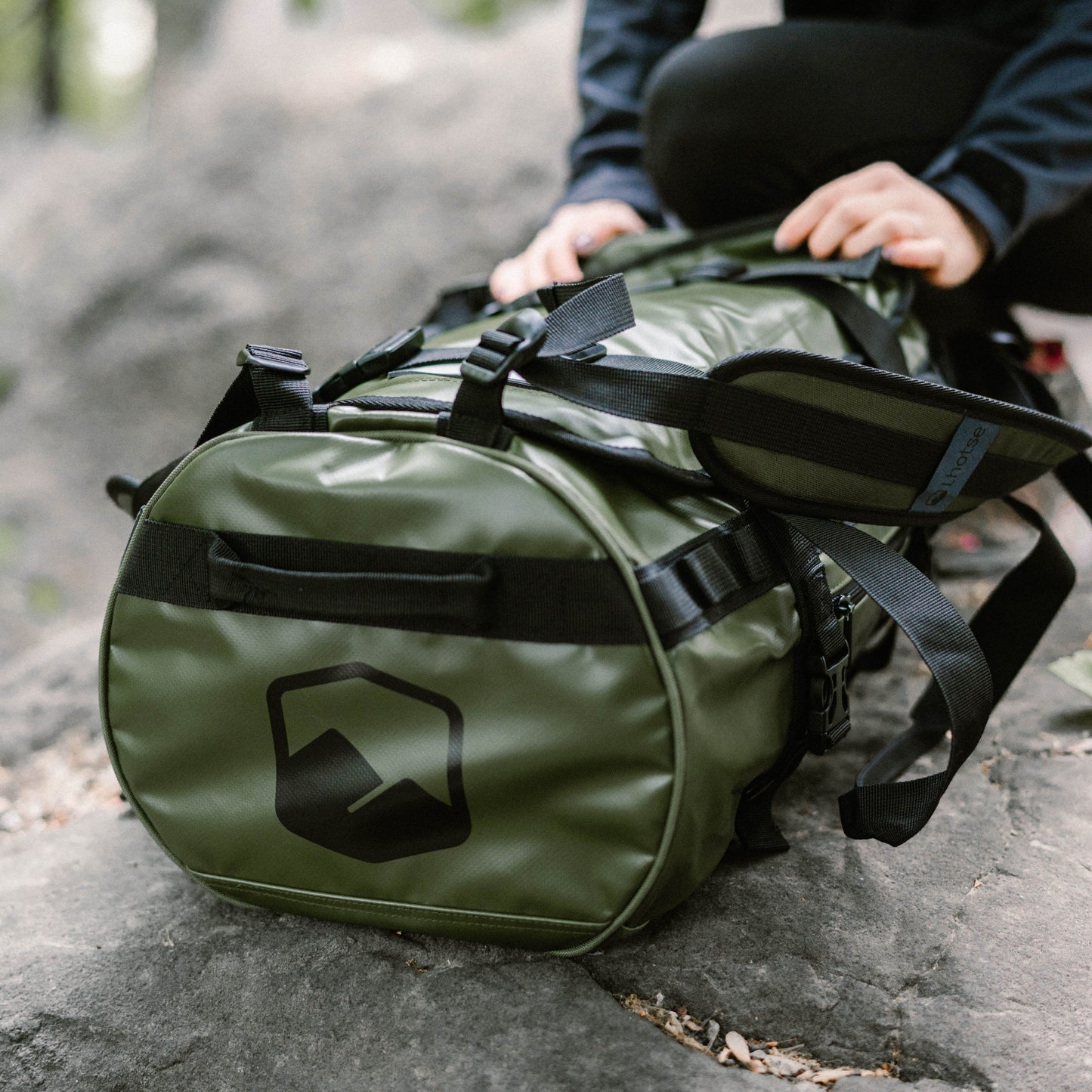 Bolso Deportivo Impermeable Duffel 60 lts Lhotse (3 colores)