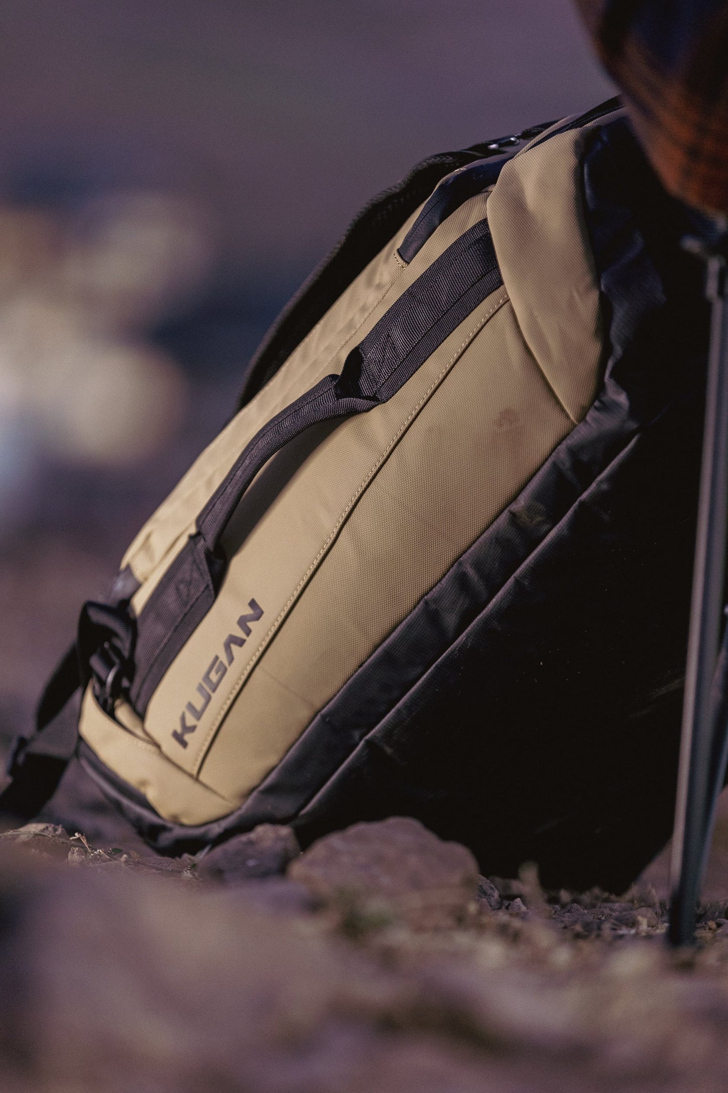 Kugan Duffel 40L - Bolso Mochila Desert Sand