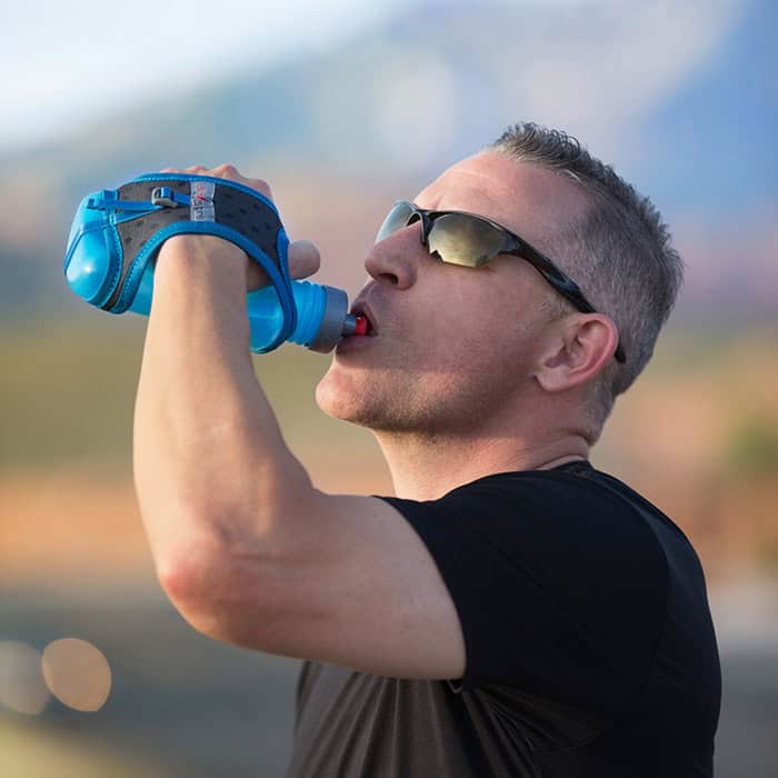 UltrAspire 550 Race – Botella de mano con arnés para running