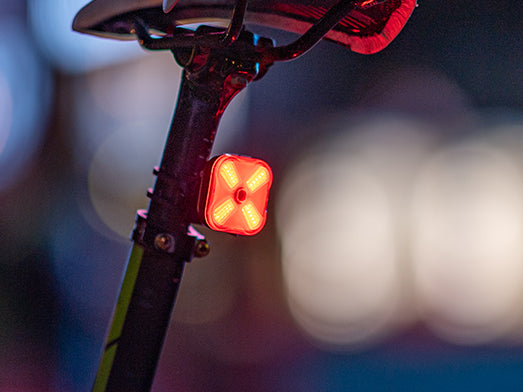 Luz trasera para bicicleta Ravemen CL06