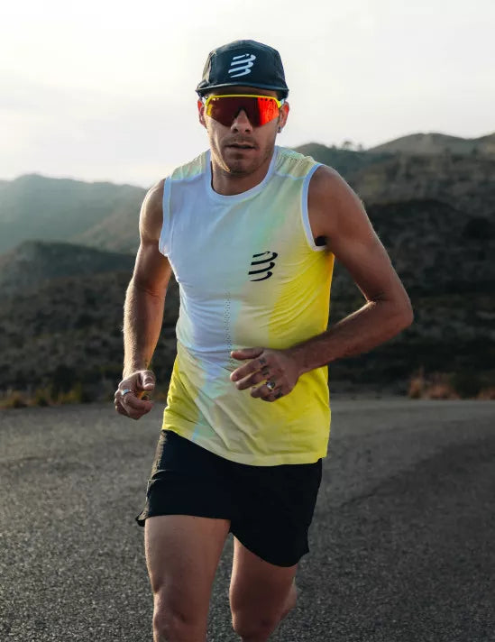 Polera de Running sin mangas Compressport Performance Tank M - amarillo blanco