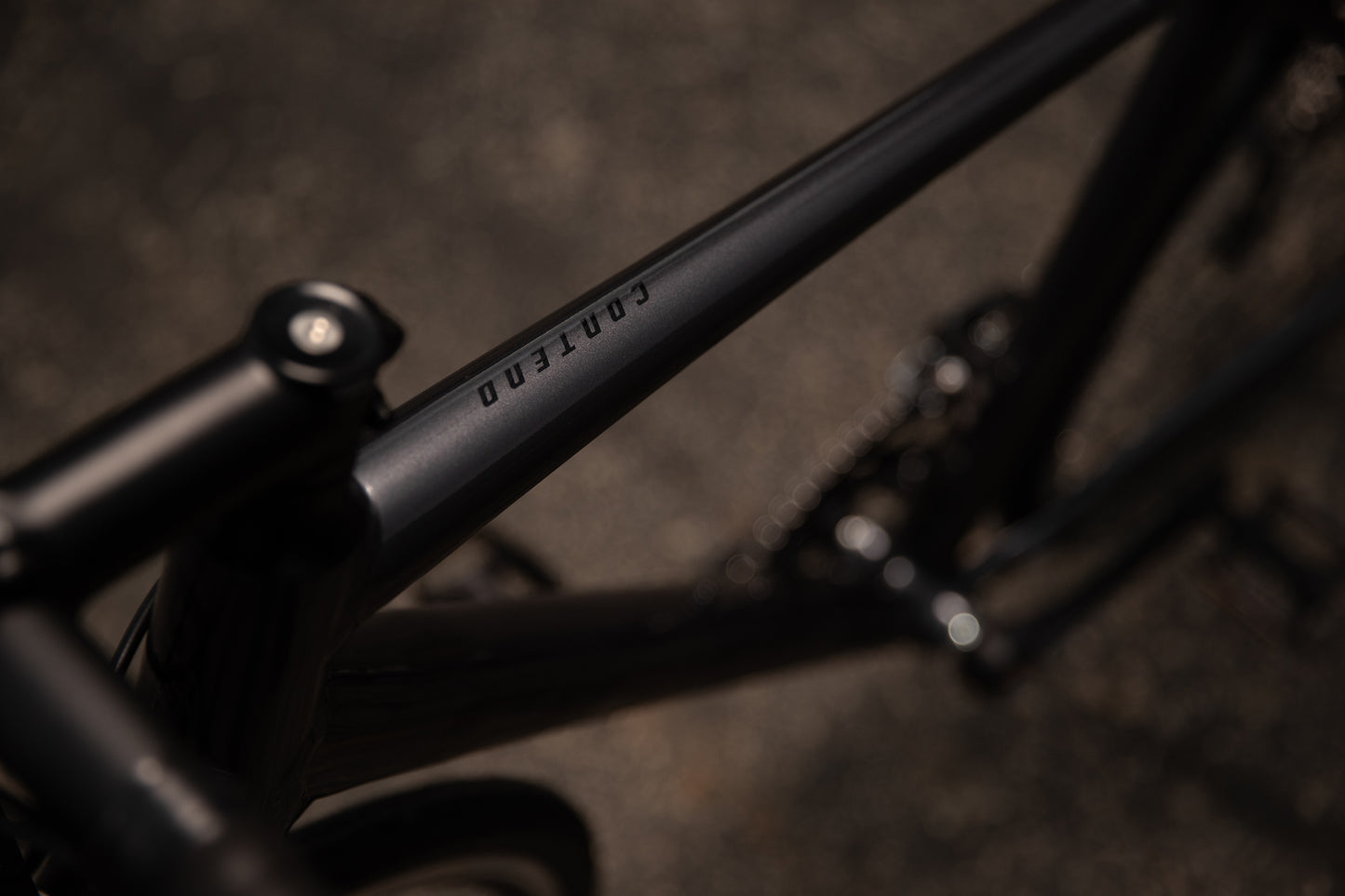 Bicicleta Giant Contend 3 (2 Colores: Negro y Gris Oscuro)