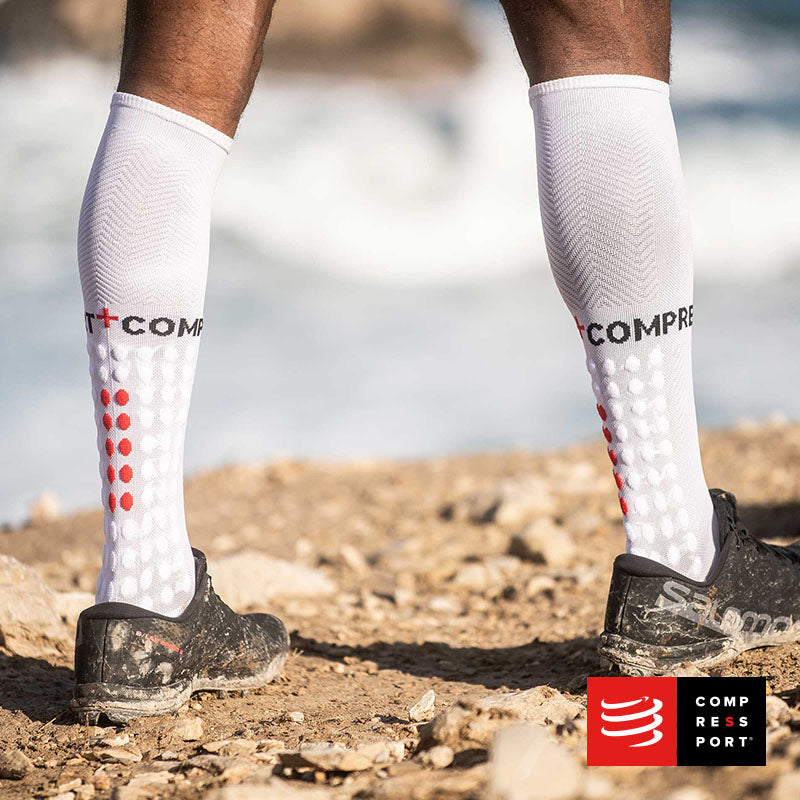 Nuevo Full Socks Run Blanco Compressport
