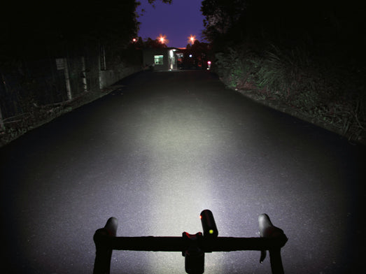 Luz delantera para bicicleta Ravemen CR1000
