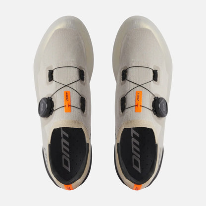 DMT KR30 – Zapato de ciclismo de ruta (Beige, Suela de carbono)
