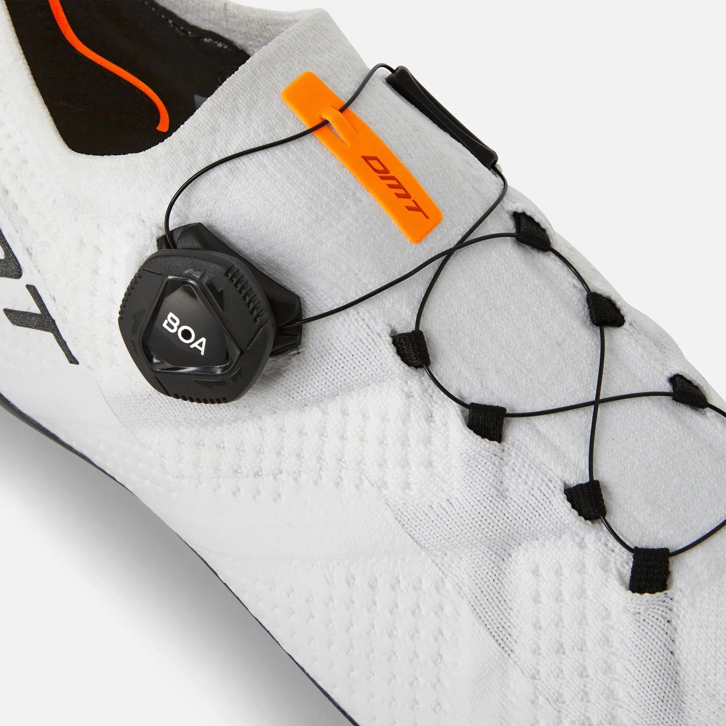 DMT KR1 – Zapato de ciclismo de ruta con suela de carbono. (Negro-Blanco)