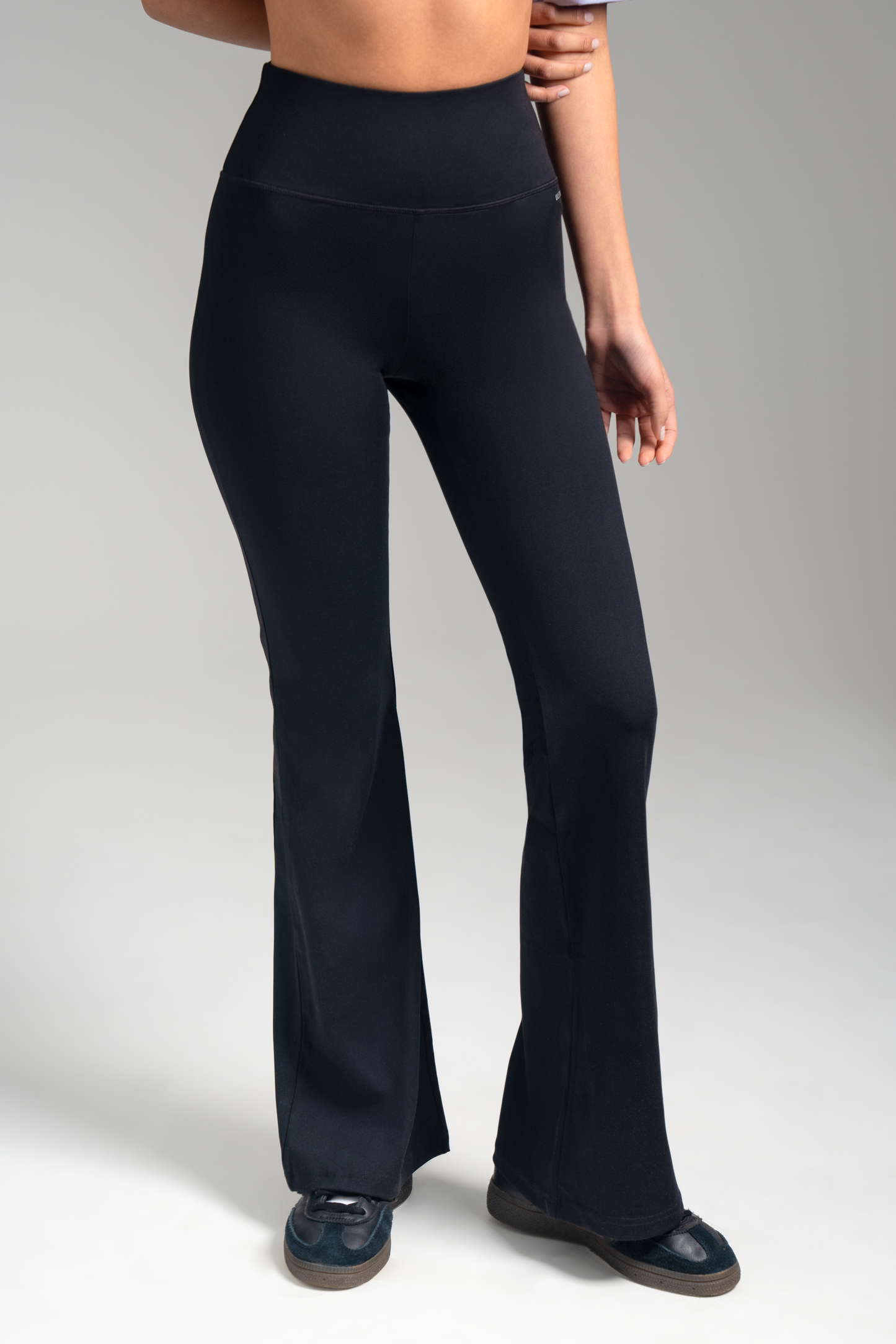 Ultimate Legging Flare - Calzas largas deportivas de Mujer (negro)