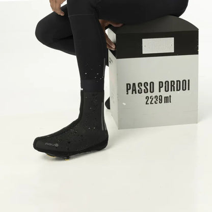 Cubrecalzado AGU Thermo Shoe Covers vista trasera con cierre y reflectante