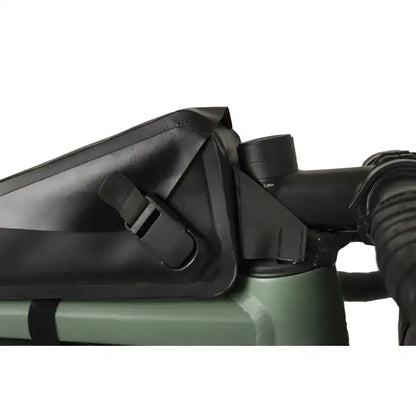 Bolsa marco AGU Venture Extreme Black Bolt-On detalle material impermeable