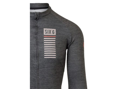 Tricota AGU Six6 Merino manga larga negro detalle lana merino