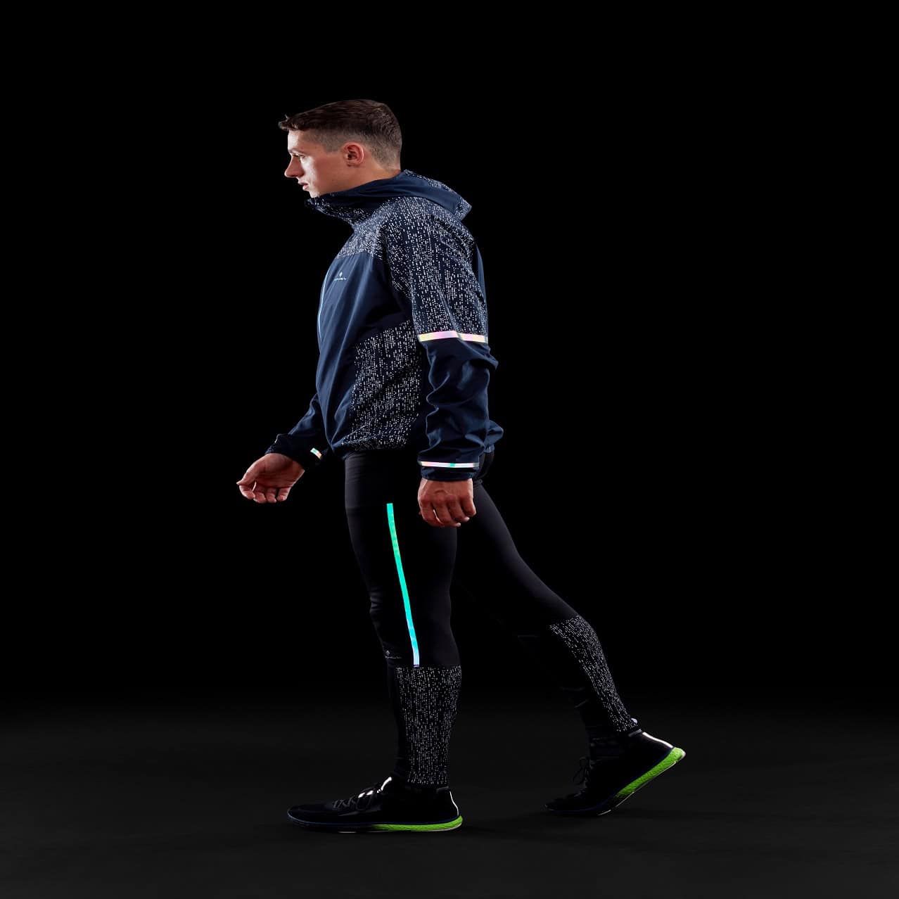 RONHILL Life Night Runners – Chaqueta cortaviento de running y trail para hombre