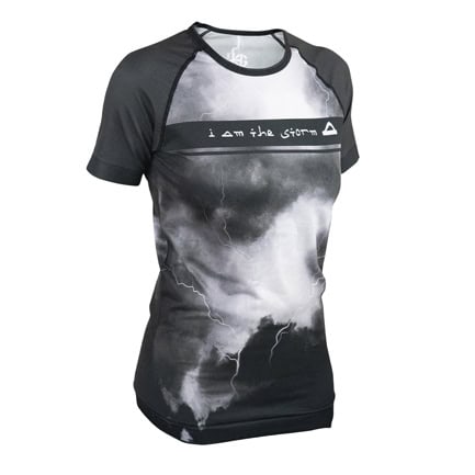 SportHG I Am The Storm – Polera técnica ultraligera microperforada para mujer (2 colores)