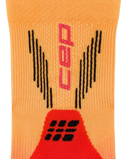 CEP Core Run Gradient Mid Cut 5.0 – Calcetines de compresión de running de corte medio (2 colores).