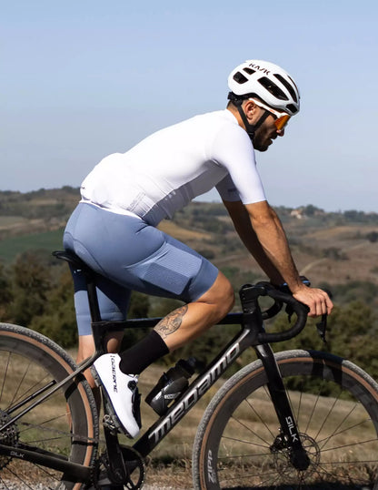 Bicycle Line Sterrato S4 – Calza bib corta de ciclismo gravel steel blue.
