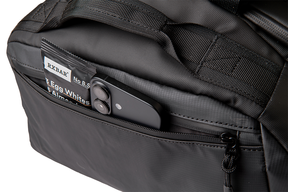 Kugan Duffel 40L - Bolso Mochila Carbon Black (Negro)