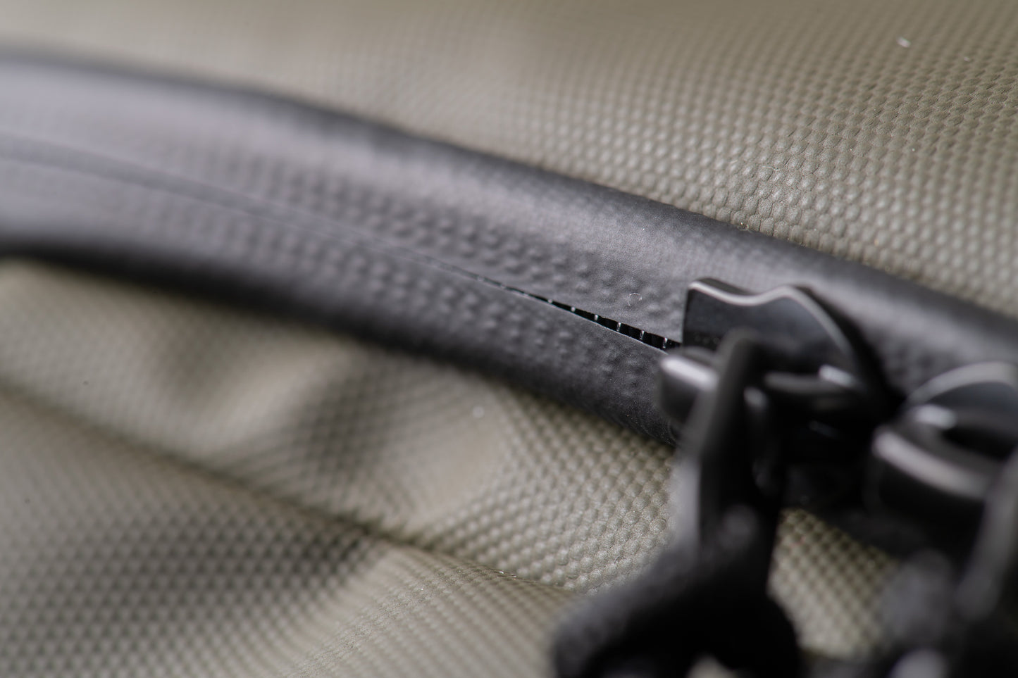 Kugan Duffel 40L - Bolso Mochila Dark Forest