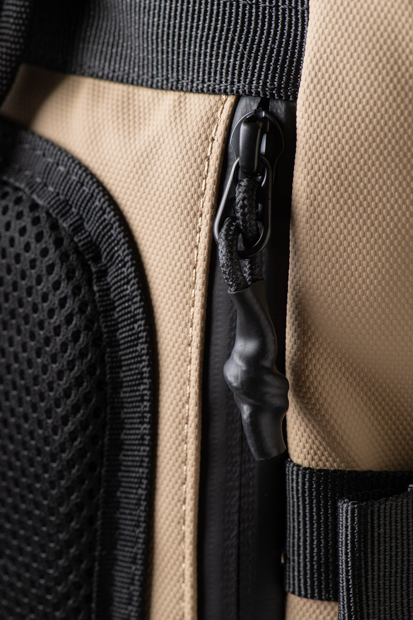 Mochila Roll On Top Desert Sand