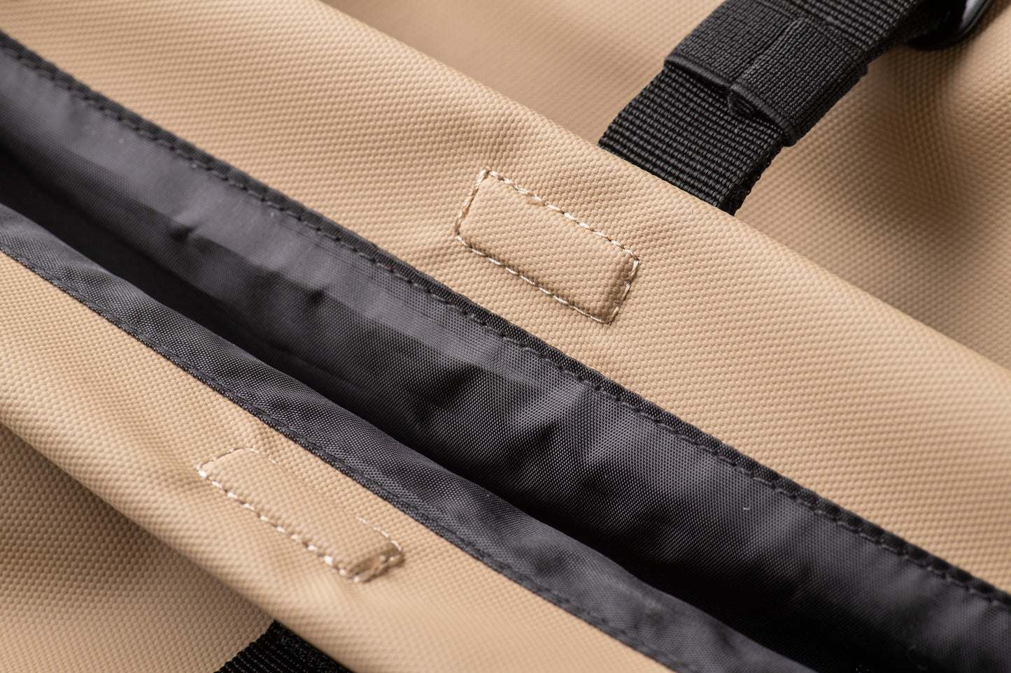 Mochila Roll On Top Desert Sand