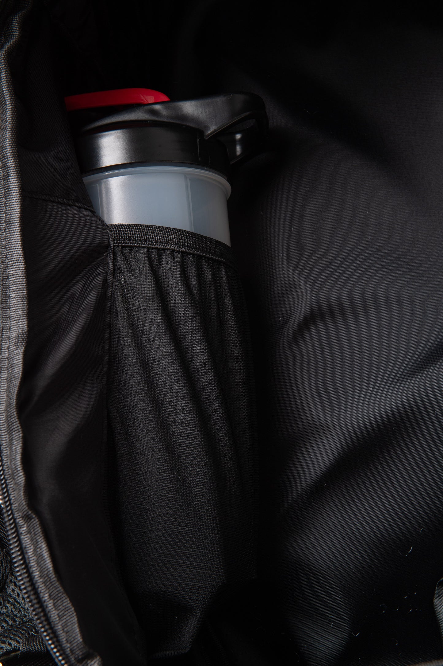 Kugan Duffel 40L - Bolso Mochila Carbon Black (Negro)