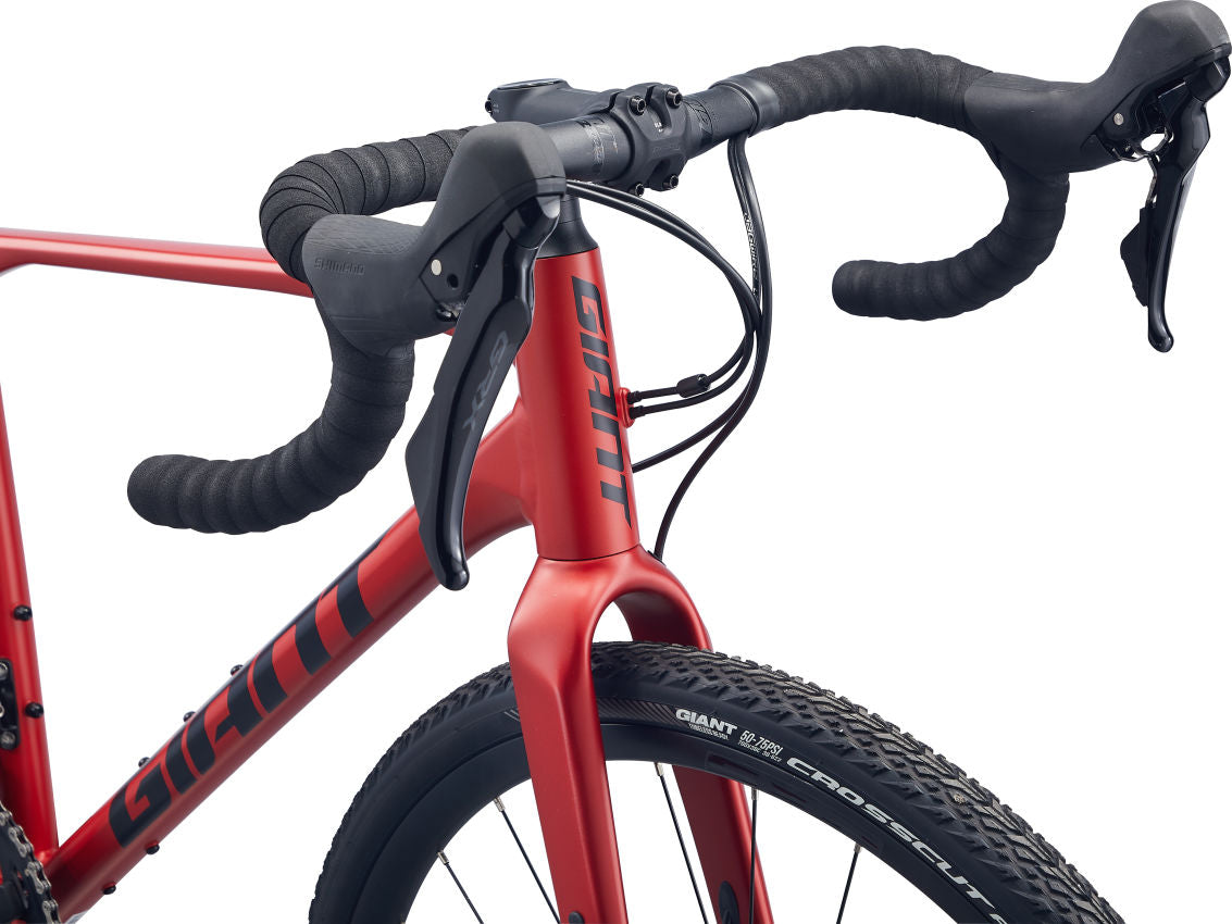 Bicicleta de Gravel Giant Revolt 1 (2 colores: Rojo y Burdeo)