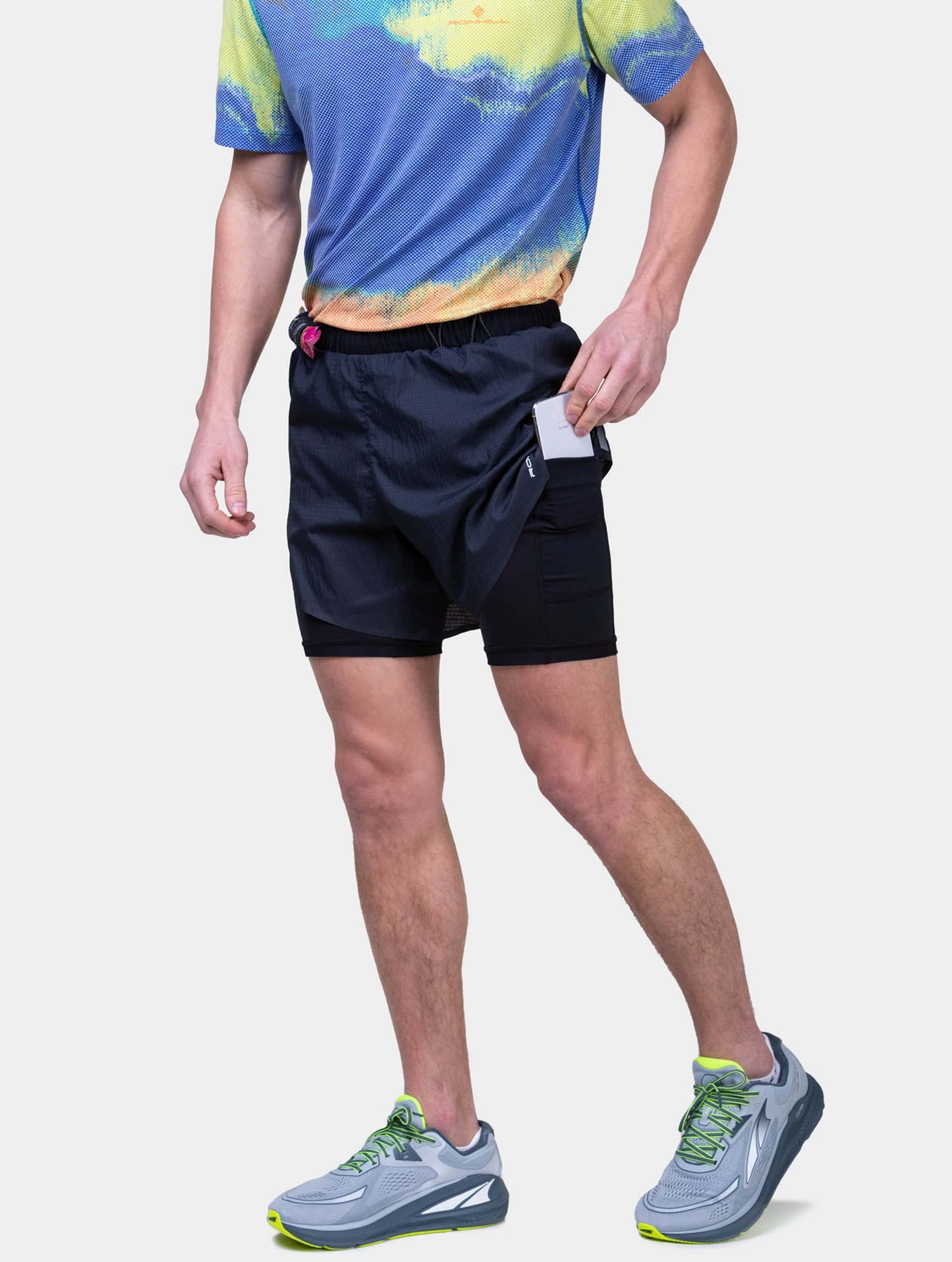 RONHILL Tech Race Twin – Short de running para hombre (2 colores)