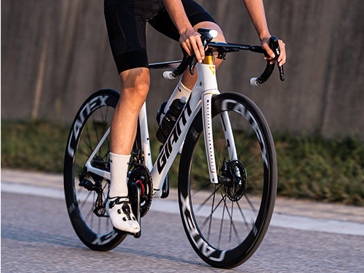 Luz delantera para bicicleta Ravemen K450
