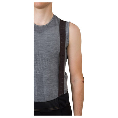 Calza AGU Switch Bibtight vista en modelo lateral con tirantes de malla