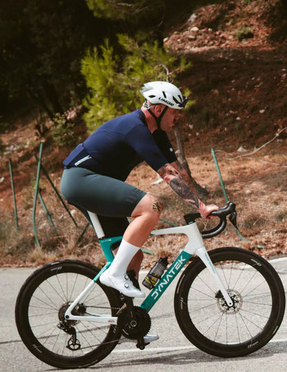 Bicycle Line Zoncolan S4 – Calza bib corta de ciclismo de ruta verde oscuro.