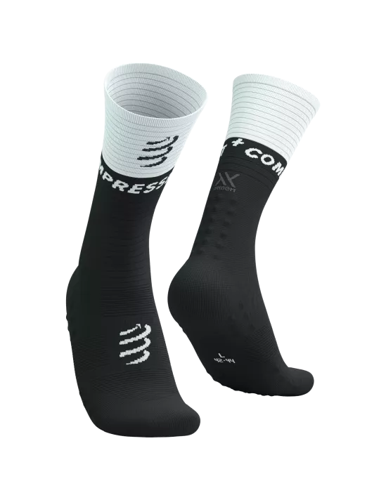 Calcetín Medio de Running Compresión -Compressport Mid Compression Socks V2.0 Negro Blanco