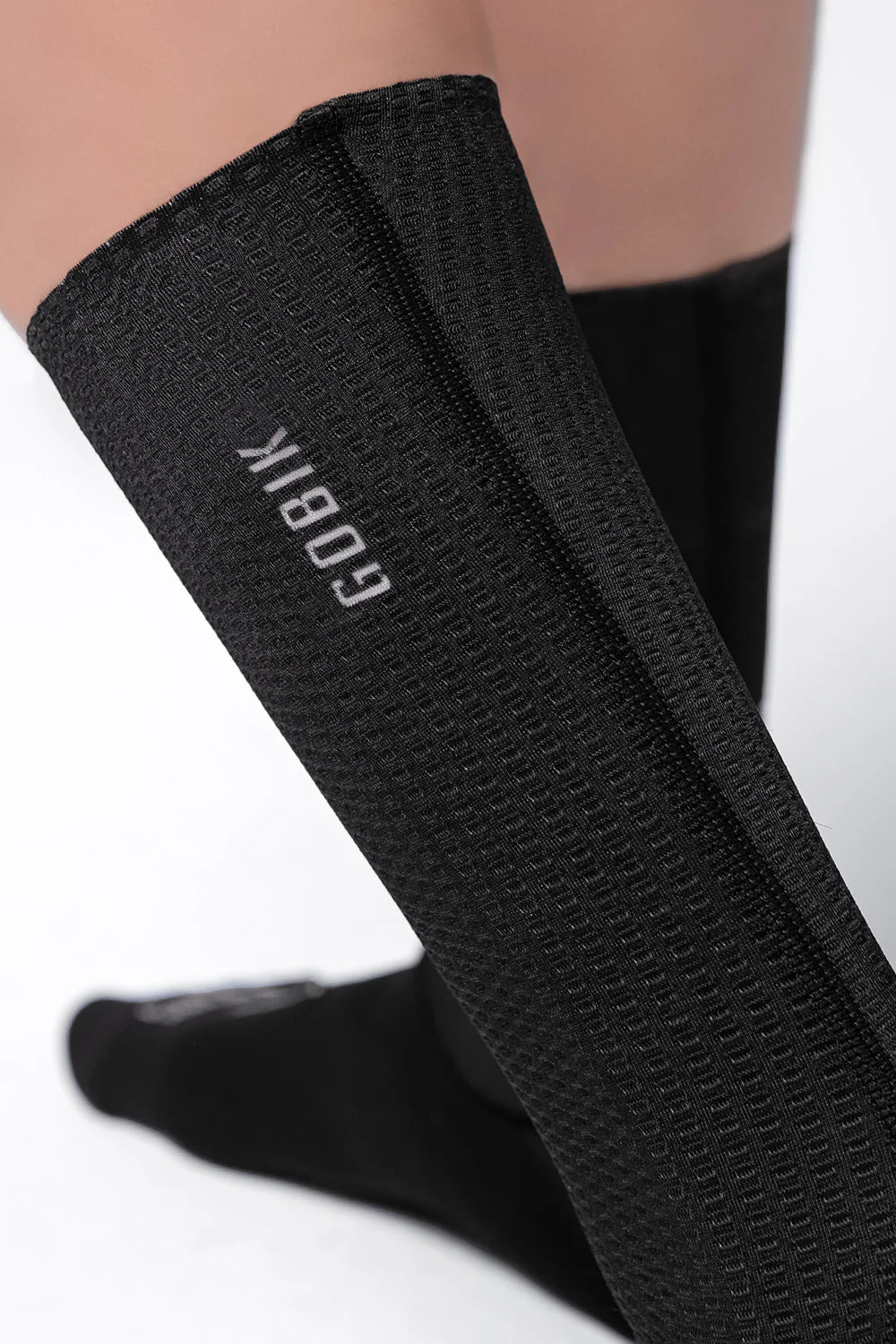 Gobik Vortex Dusk 2.0 – Calcetines de ciclismo aerodinámicos unisex.