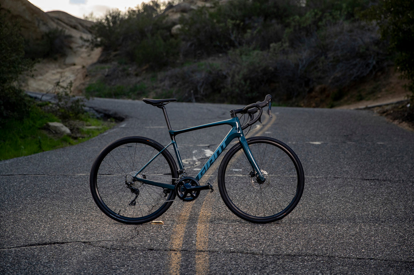 Bicicleta de Ruta Giant Defy Advanced 2 (azul)