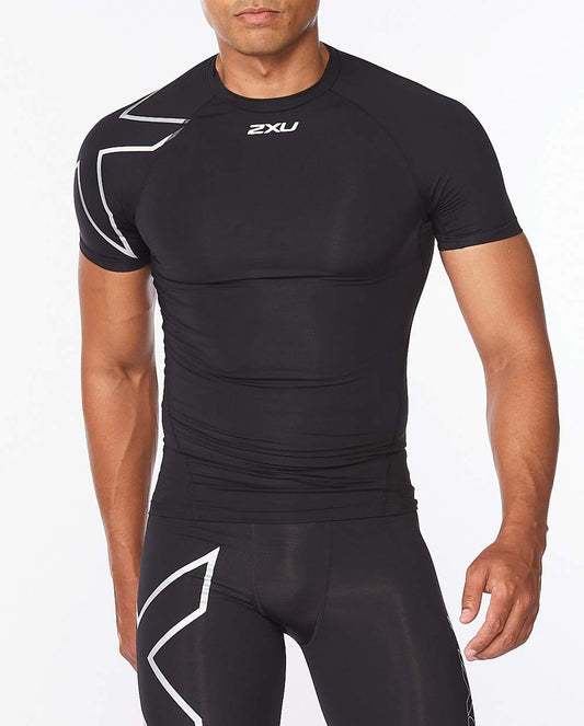 Polera Manga Corta 2XU Hombre Core Compression - Negra