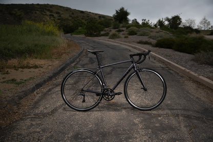 Bicicleta Giant Contend 3 (2 Colores: Negro y Gris Oscuro)