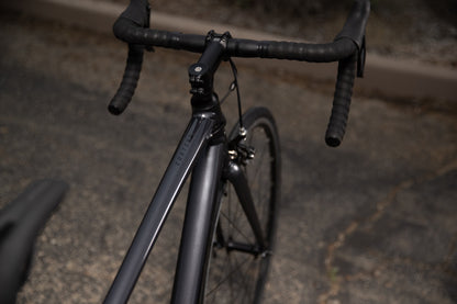 Bicicleta Giant Contend 3 (2 Colores: Negro y Gris Oscuro)