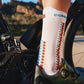 Calcetines Largos de ciclismo Compressport Pro Racing v4.0 - Blanco con puntos rojo azul