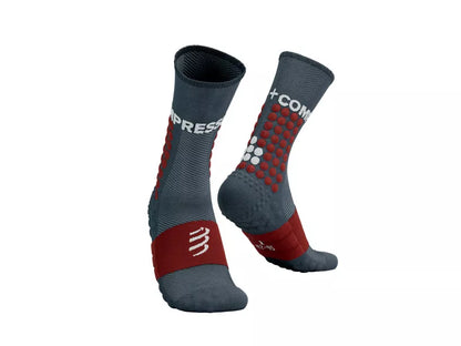 Calcetines Compressport Ultra Trail  - Gris burdeo *Trail Capsule 2023*